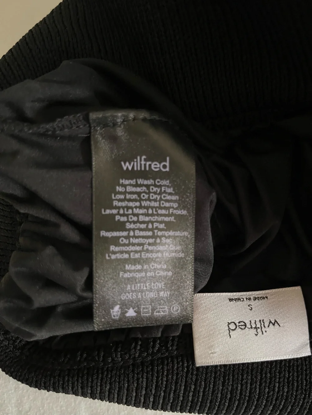 NWOT Aritzia Wilfred Varnia Crochet midi skirt - Black